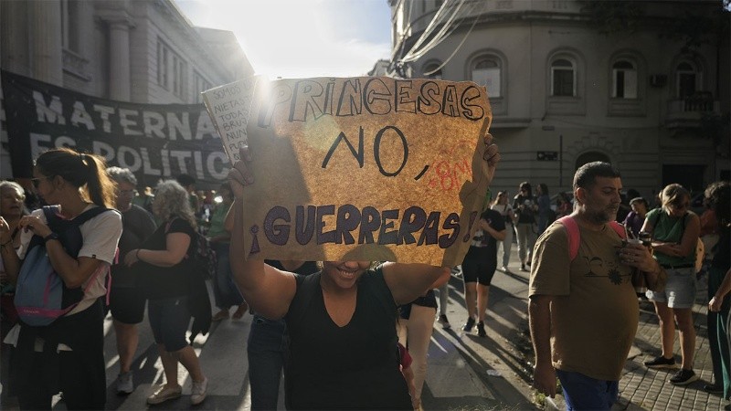 Las palabras en imágenes de la marcha por el 8M en Rosario.