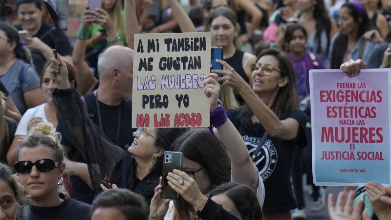 Las palabras en imágenes de la marcha por el 8M en Rosario.