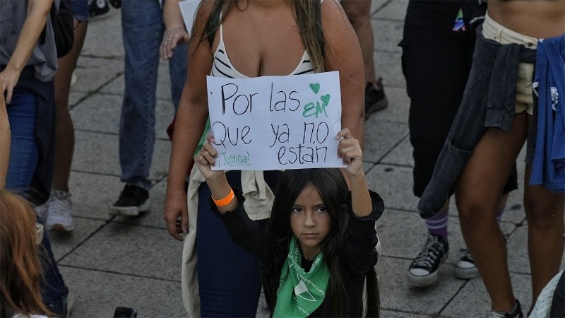 Las palabras en imágenes de la marcha por el 8M en Rosario.