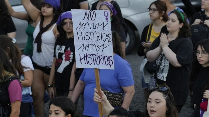 Las palabras en imágenes de la marcha por el 8M en Rosario.