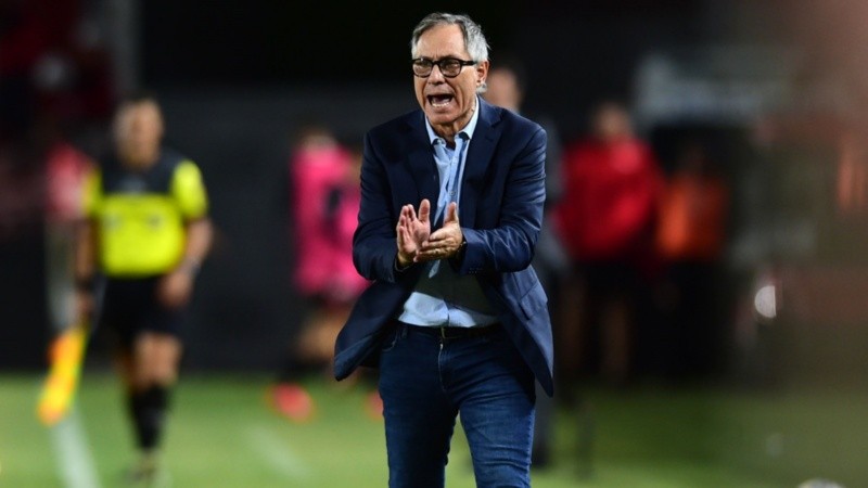 Ariel Holan ponderó el punto conseguido en el estadio Mario Kempes.