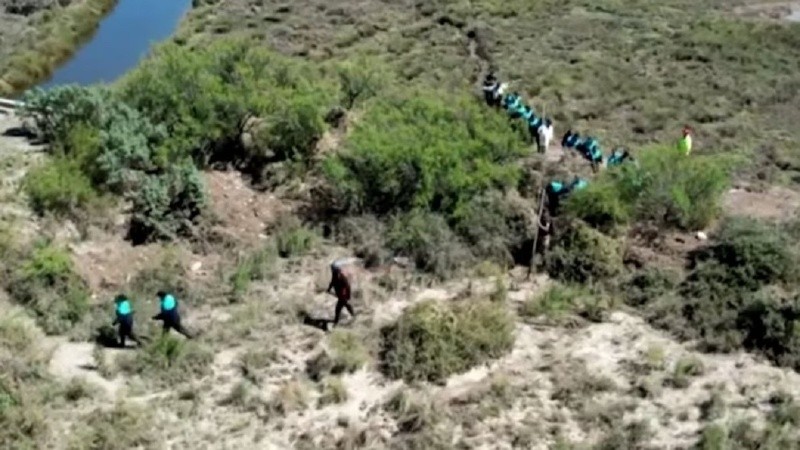 Las fuerzas de seguridad rastrillan a pie en busca de las hermanas Delfina y Pilar Hecker.