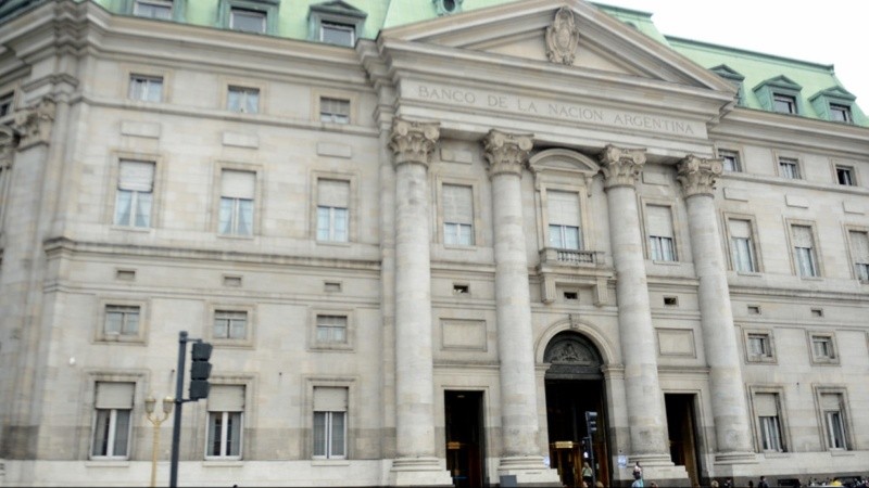 Banco Nación, sede central, frente a la Plaza de Mayo.