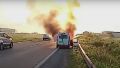 Se prendió fuego un utilitario en la autopista a Córdoba y hubo caos de tránsito