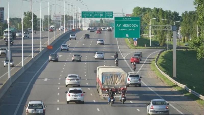 “Lo más grave, a mi entender, es que no funciona el 40 % de las luces como pasa en el puente Rosario-Victoria”.